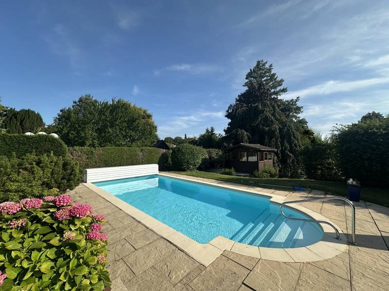 STRASBOURG – NEUDORF – RARE PROPRIETE AVEC PISCINE 18,85 ARES – MAISON 8 PIECES 243 M² + STUDIO 40 M² EN REZ-DE-JARDIN + COMBLES AMENAGEABLES – PORTION PARCELLE CONSTRUCTIBLE