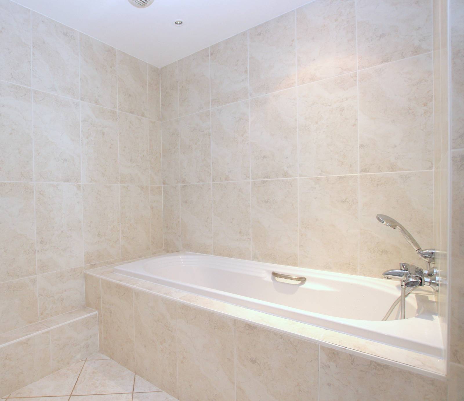 ORANGERIE - BON PASTEUR - 4 PIECES AVEC TERRASSES ET GARAGE