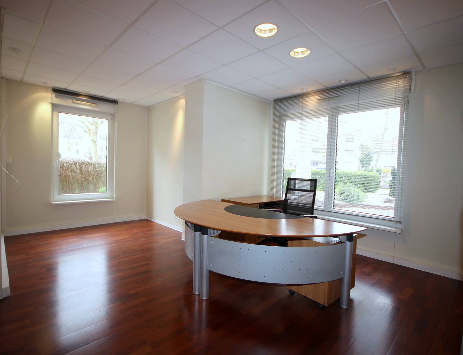 VENDU - ORANGERIE BON PASTEUR plateau de bureau 110 m² Accessible de plein pied