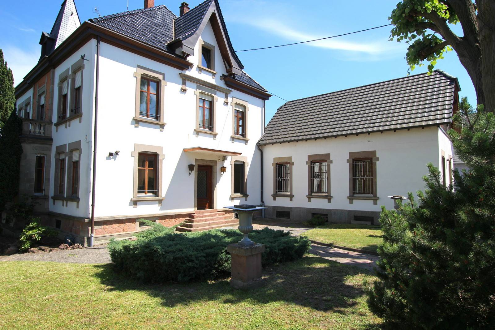 OBERSCHAEFFOLSHEIM - MAISON 243 m² AVEC GRAND JARDIN ARBORE ET PAYSAGE