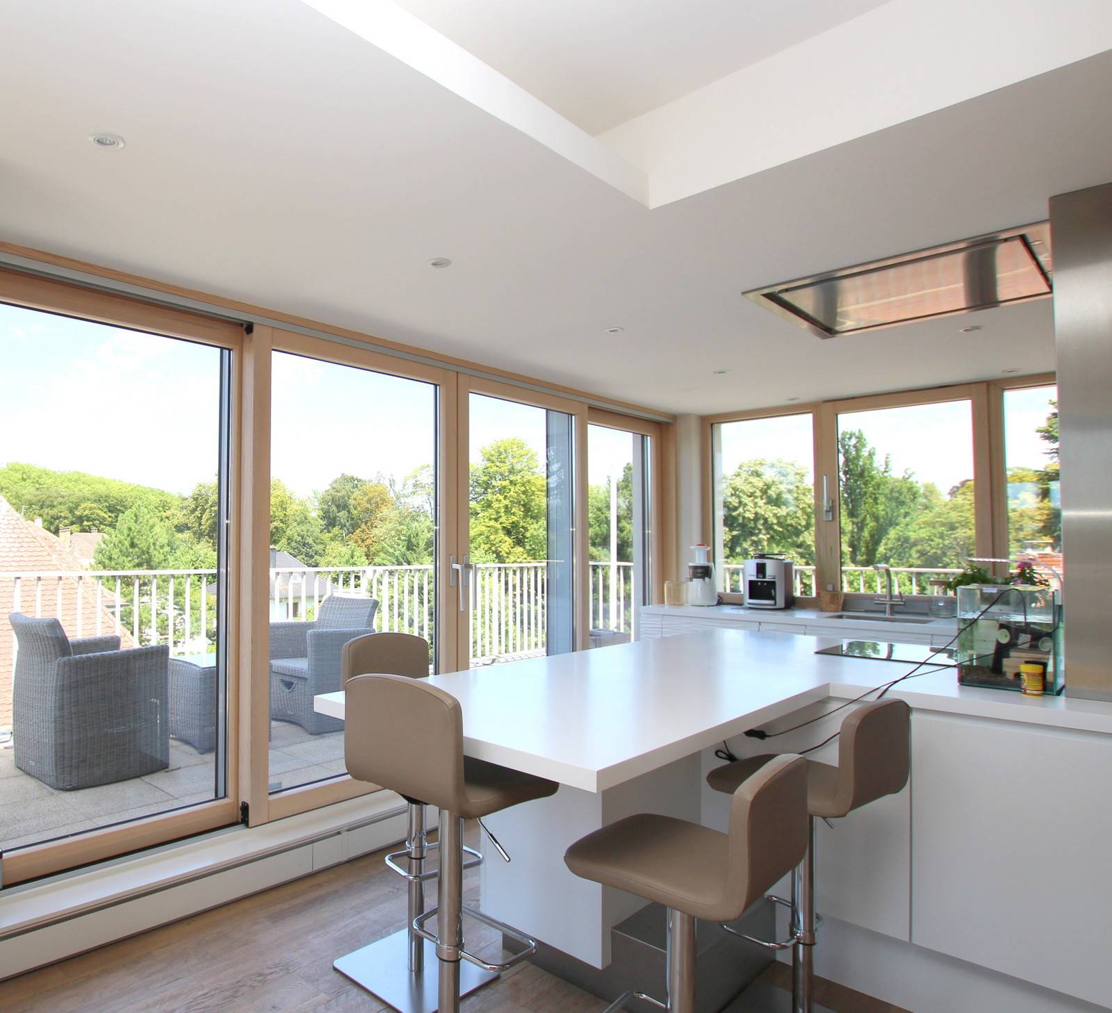 LOUE - STRASBOURG ORANGERIE – PROX. PARC – ATTIQUE 6 PIECES 136M² – TERRASSE 100 M² – CAVE – 2 GARAGES