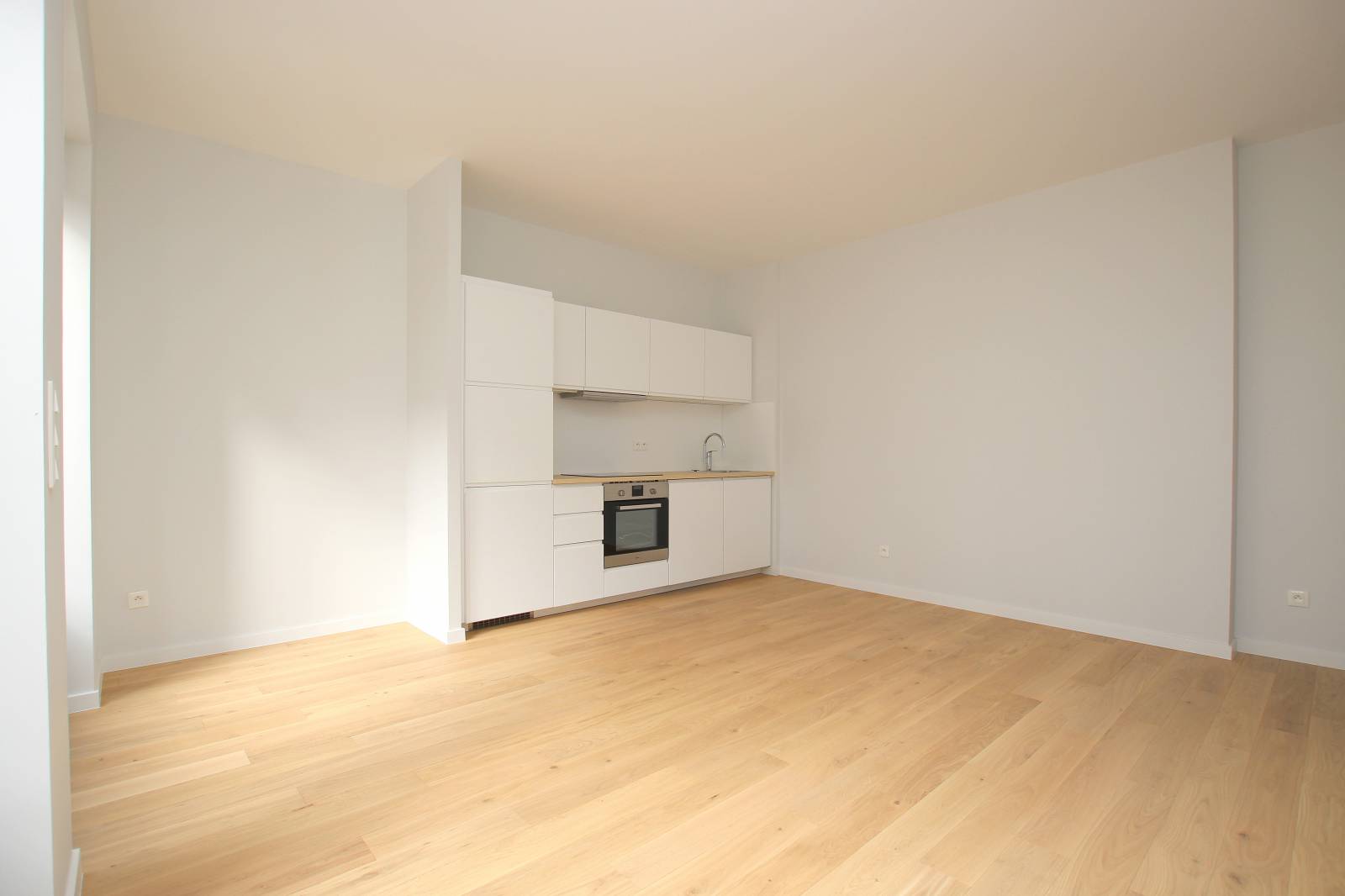 Hyper-centre, Rue d’Austerlitz, ancien atelier entièrement réaménagé de 38,09 M²