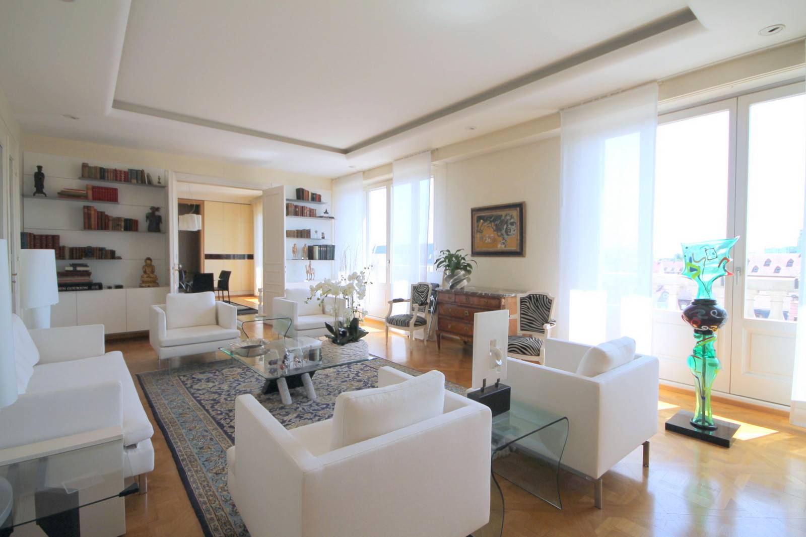 VENDU - CENTRE VILLE Prestigieux Immeuble de l'ESCA Appartement entièrement rénové 250 m² en dernier étage avec Balcon et Garage