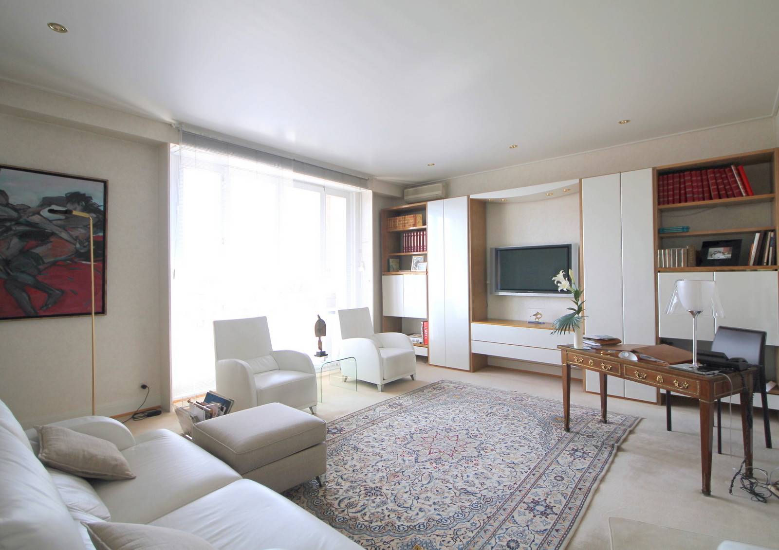 VENDU - CENTRE VILLE Prestigieux Immeuble de l'ESCA Appartement entièrement rénové 250 m² en dernier étage avec Balcon et Garage