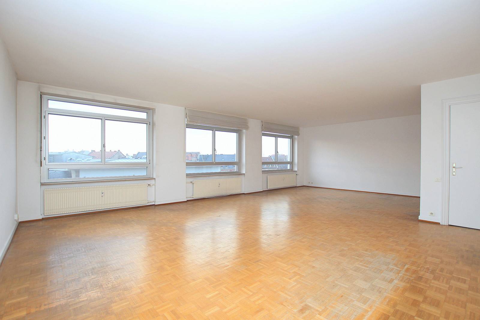 VENDU - CONTADES 4 PIECES 122 M² ETAGE ELEVE LOGGIA