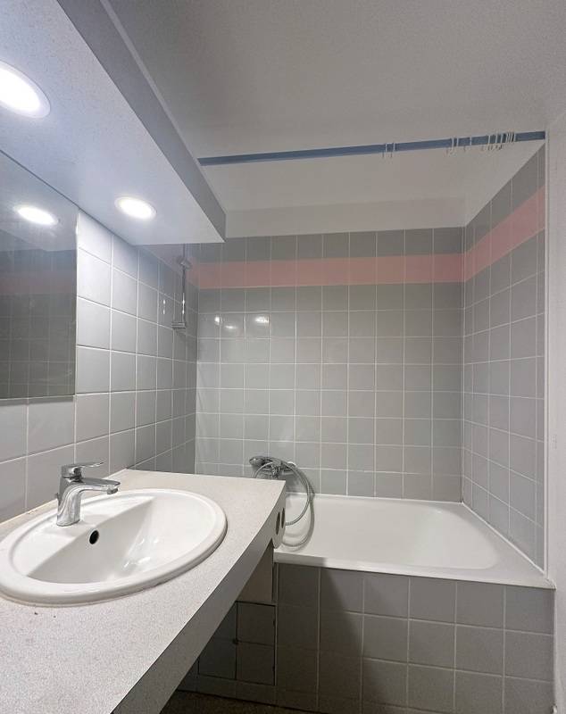 STRASBOURG – CENTRE VILLE CATHEDRALE – BEAU STUDIO 28,5 m² - RARE DPE C - ENTIEREMENT REPEINT –- IMMEUBLE 19ème