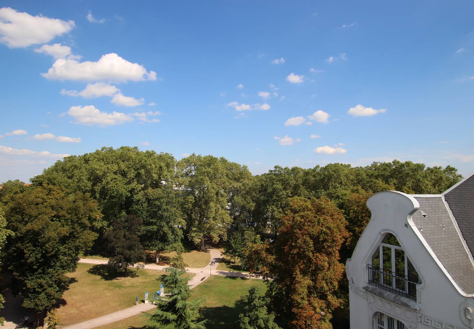 VENDU - CONTADES SUR PARC rue de Turenne appartement en dernier étage 7 pièces 264 m² avec grands balcons et garage