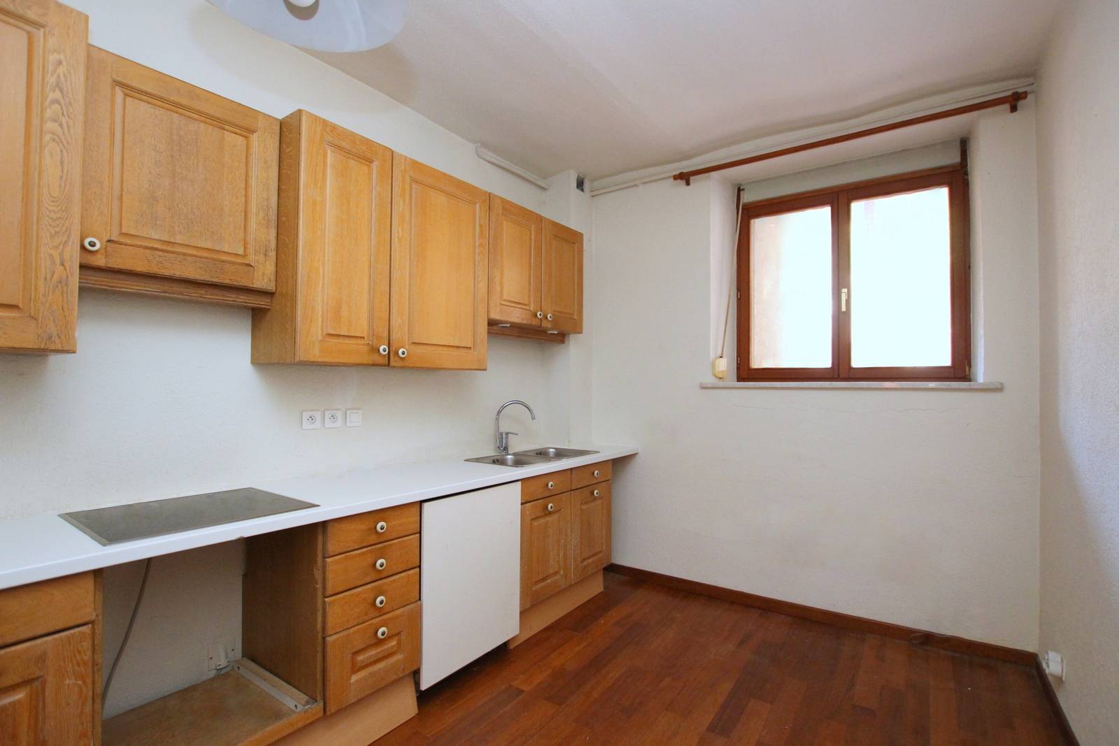 EXCLUSIVITE - ORANGERIE – APPARTEMENT EN ENTRESOL 2/3 PIECES  70 M²