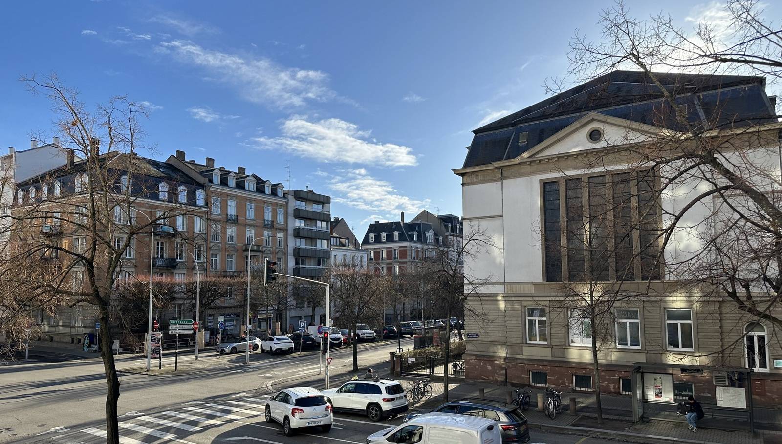 VENDU - STRASBOURG – ORANGERIE – BUREAUX 4 PIECES CLIMATISES– CAVE – GARAGE – ASCENSEUR ACCESSIBLE DE PLAIN-PIED