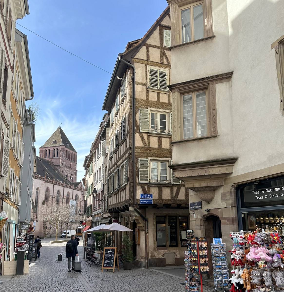 VENDU - STRASBOURG - CENTRE HISTORIQUE – PROX. PLACE ST THOMAS – DERNIER ETAGE - APPARTEMENT 2 PIECES – 45,42 m² CARREZ/60,72 m² au sol – POSS. DE TRANSFORMER EN 3 PIECES