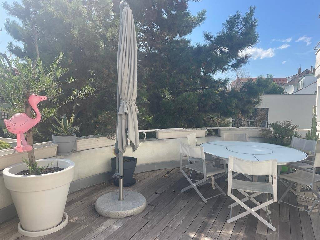 Duplex avec vue panoramique et grandes baies vitrées à la vente Strasbourg Robertsau