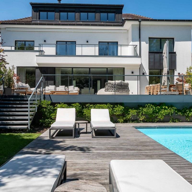 ORANGERIE – PROX. PARC – MAISON EXCEPTIONNELLE 10 PIECES 360 M² – LUXE - RAFFINEMENT - PISCINE ET SUPERBE JARDIN PAYSAGE - TERRAIN 9 ARES