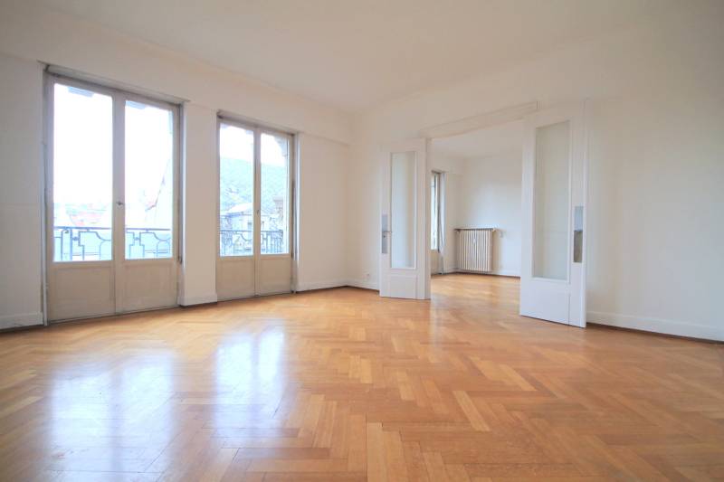 VENDU - CENTRE VILLE Prestigieux Immeuble de l'ESCA  Appartement 5 pièces 181 m² en étage élevé avec chambre de bonnes