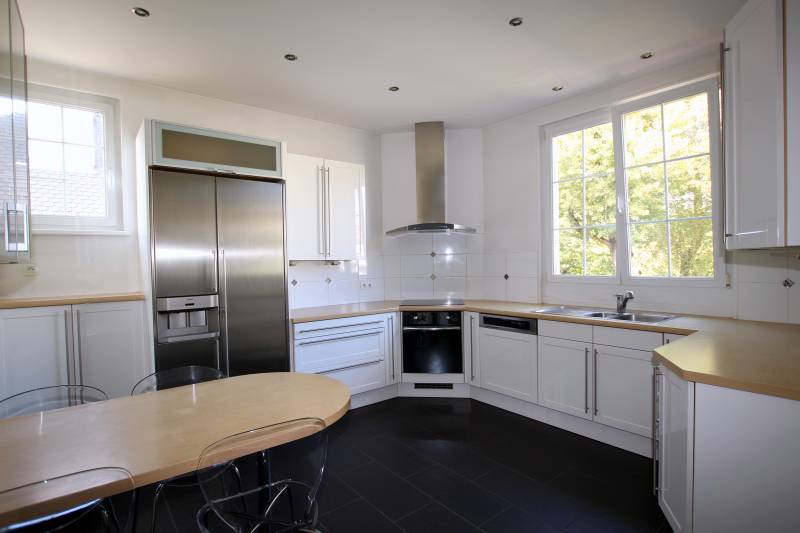 VENDU - ORANGERIE-rue Waldteufel Appartement 7 pièces 160 m² en dernier étage avec Terrasse sud