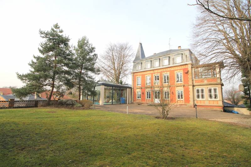 VENDU - DEBUT KOCHERSBERG Achenheim Château entièrement rénové 480 m² avec Piscine Terrain 33 ares