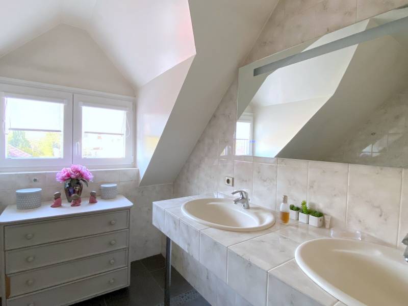 MUNDOLSHEIM – MAISON  AVEC PISCINE CHAUFFEE