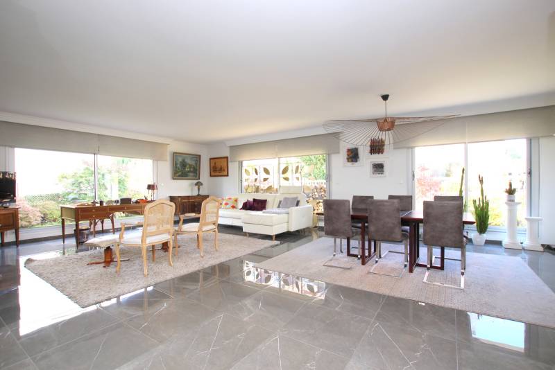 VENDU - STRASBOURG - ORANGERIE – PROX. PARC ET INSTITUTIONS EUROPEENNES – SUPERBE APPARTEMENT EN REZ-DE-JARDIN - 5 PIECES – 177 M² –  JARDIN 300 M² – GRAND GARAGE DOUBLE