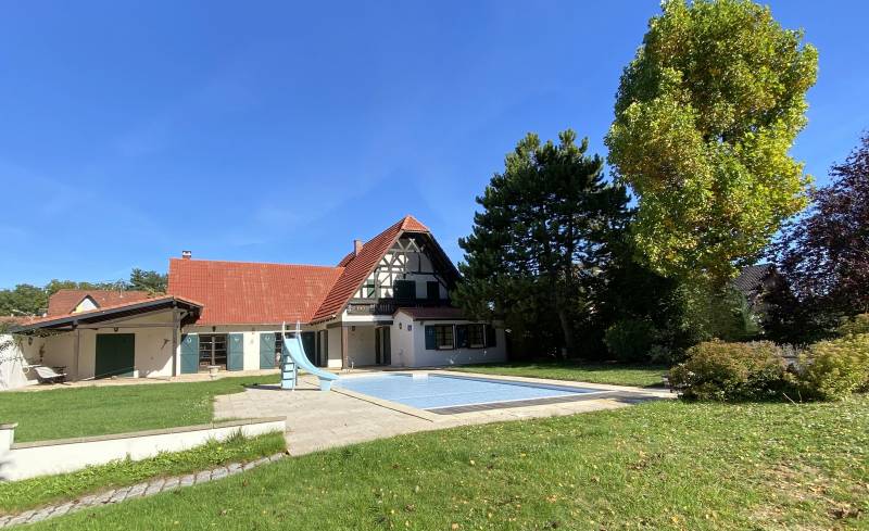 VENDU - DEBUT KOCHERSBERG - ITTENHEIM - MAISON  238 M² AVEC  MAGNIQUE JARDIN – PISCINE ET DEPENDANCES