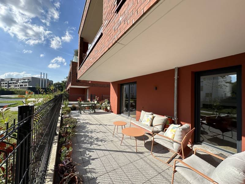 STRASBOURG - QUARTIER DES QUINZE – APPARTEMENT RDJ 5 PIECES –  DPE B - TERRASSE 36 M² - DOUBLE GARAGE