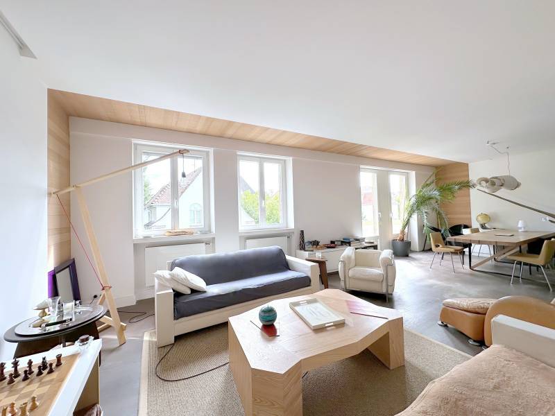 NOUVEAU PRIX - STRASBOURG – QUARTIER DES QUINZE – MAISON BOURGEOISE  1930 - 11 PIECES - 300 m² + ESPACE DETENTE 50 m² - JARDIN PAYSAGE – GARAGE