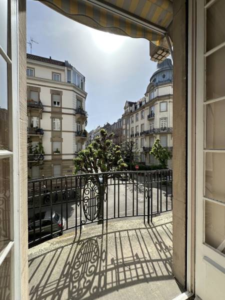 VENDU - STRASBOURG – ORANGERIE PROX CONSEIL EUROPE - APPARTEMENT D’ANGLE 6 PIECES - 184 M² - 2 BALCONS – MANSARDE - GRENIER - CAVE - GARAGE -