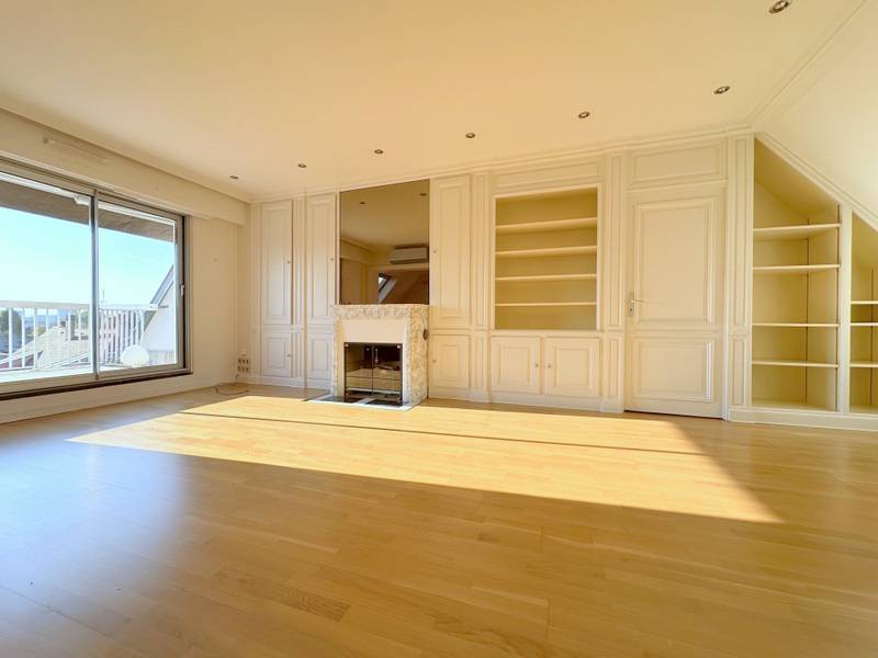 SOUS COMPROMIS - STRASBOURG – DEBUT ROBERTSAU - PROX COMMERCES ET TRAM – DERNIER ETAGE - APPARTEMENT 6 PIECES - 138 M² - 2 TERRASSES – CAVES – 2 STATIONNEMENTS -