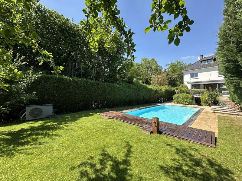 ROBERTSAU – BELLE VILLA 221 M² – 7 PIECES – DPE C - JARDIN AVEC PISCINE – SAUNA - SALLE DE SPORT – GARAGE + PARKING