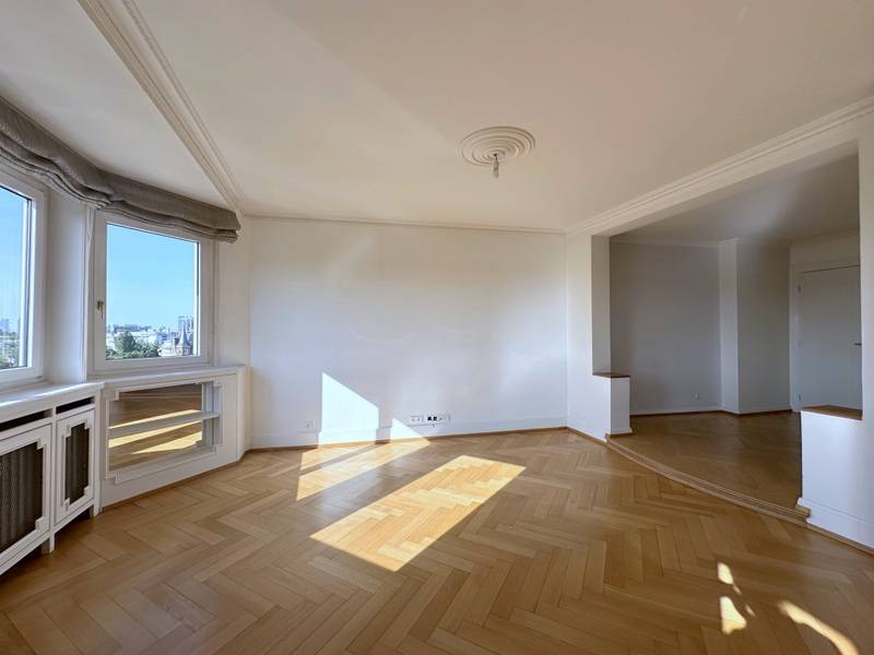 STRASBOURG – ORANGERIE SUR QUAI - APPARTEMENT BOURGEOIS - 150 M² - 8 PIECES - ETAGE ELEVE VUE DEGAGEE - BALCON – CAVE + GRAND DEBARRAS
