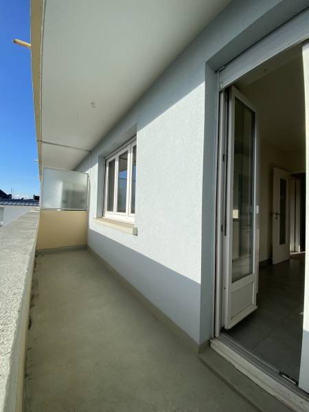 CONTADES 4 PIECES 89 M² GRAND BALCON