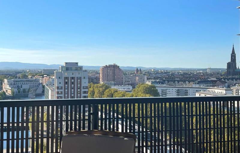 VENDU - EXCEPTIONNEL - RESIDENCE BLACK SWANS – 14ème ETAGE - 4 PIECES -TERRASSE – 2 STATIONNEMENTS