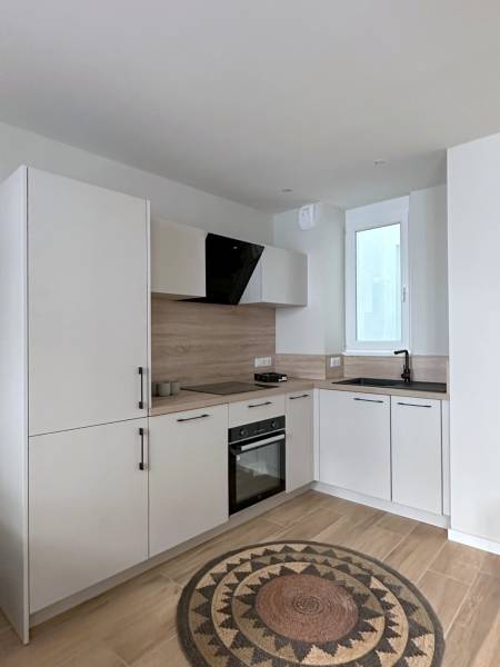 CENTRE VILLE PROX MUSEE ART MODERNE– APP. MEUBLE 3 PIECES HAUT DE GAMME – NEUF 64,23 M²