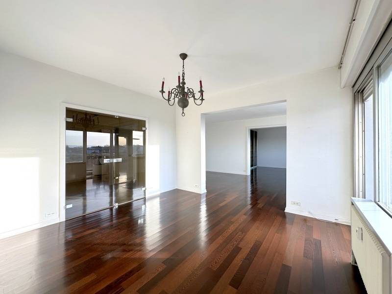 STRASBOURG - ORANGERIE PROX. PARC ET INSTITUTIONS EUROPEENNES – SUPERBE APPARTEMENT EN ETAGE ELEVE – 5 PIECES – 134 M² –  TERRASSE – VUE DEGAGEE - GARAGE