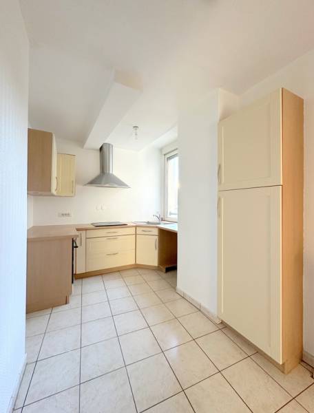STRASBOURG – CENTRE VILLE – APPARTEMENT 5 PIECES – 4 CHAMBRES – ETAGE ELEVE - DPE C – 2 CAVES – STATIONNEMENTS -