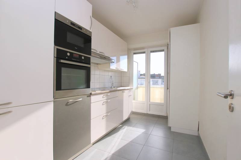 CONTADES 4 PIECES 89 M² GRAND BALCON