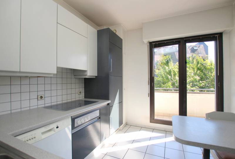 VENDU - CONTADES LUMINEUX 5 PIECES AVEC TERRASSE ET GARAGE