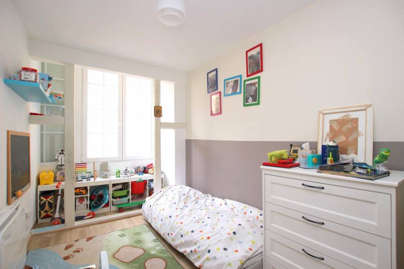 CENTRE VILLE APPARTEMENT 5 PIECES RENOVE VUE DEGAGEE - PARKING