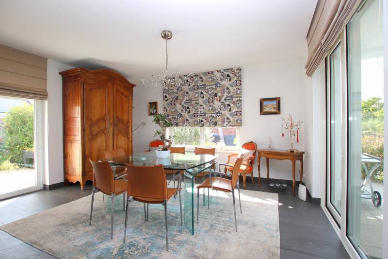 LA WANTZENAU VILLAGE – MAISON D’EXCEPTION 214 M² AVEC PISCINE POOL HOUSE – JARDIN PAYSAGE - DOUBLE GARAGE