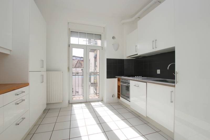 ORANGERIE - EGLISE SAINT MAURICE - APPARTEMENT 3 PIECES REPEINT 2 BALCONS