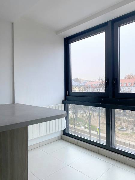 Beau 3 pièces en étage élevé avec ascenseur et parking