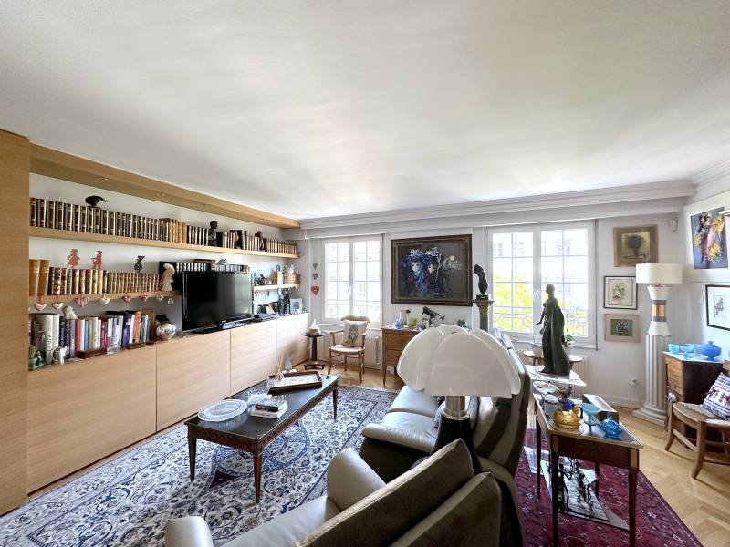 EXCLUSIVITE - CENTRE VILLE - DERNIER ETAGE SUPERBE APPARTEMENT 181 M² AVEC TERRASSE 17 M² ET ASCENSEUR PRIVATIF – STATIONNEMENT