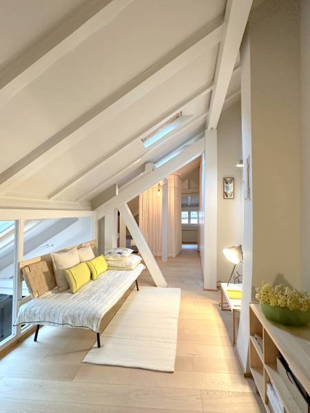 RARE PETITE FRANCE – DERNIER ETAGE – CHARMANT 4 PIECES MEUBLE