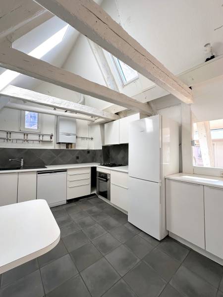 STRASBOURG HYPERCENTRE – RUE DU DOME - DERNIER ETAGE – APPARTEMENT 4 PIECES -TERRASSE 24 M² VUE CATHEDRALE – CAVE