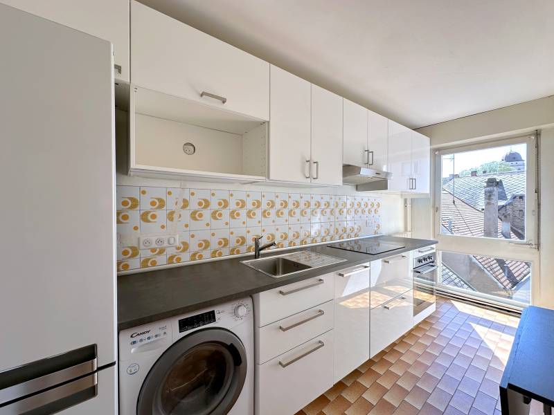 VENDU - EXCLUSIVITE – KRUTENAU - ETAGE ELEVE AVEC ASCENSEUR – SUR COUR - APPARTEMENT 2 PIECES – 47,81 m² – BALCON -