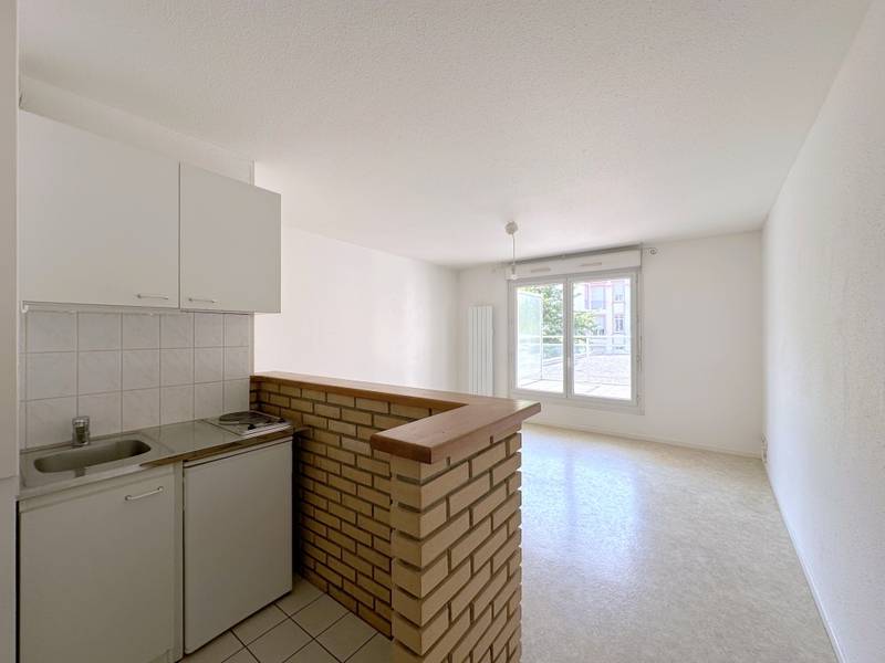 LOUE - STRASBOURG – SECTEUR MUSEE ART MODERNE – PROX FAC MEDECINE - STUDIO 26,03 m² TERRASSE 8M² - PARKING