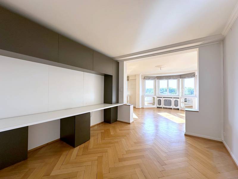 STRASBOURG – ORANGERIE SUR QUAI - APPARTEMENT BOURGEOIS - 150 M² - 8 PIECES - ETAGE ELEVE VUE DEGAGEE - BALCON – CAVE + GRAND DEBARRAS