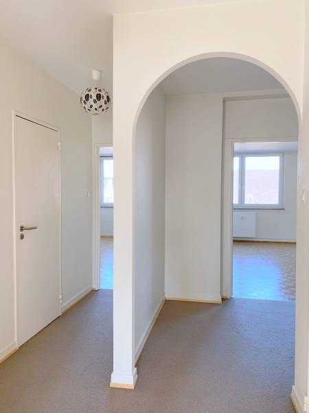 CONTADES 4 PIECES 89 M² GRAND BALCON