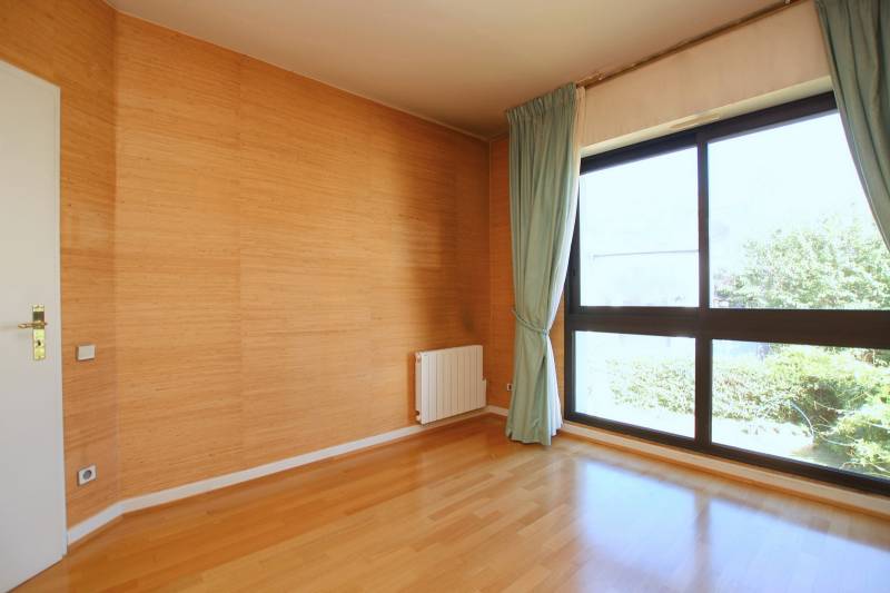 VENDU - CONTADES LUMINEUX 5 PIECES AVEC TERRASSE ET GARAGE