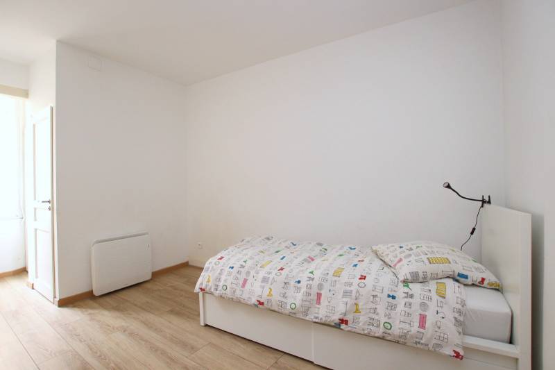 CENTRE VILLE APPARTEMENT 5 PIECES RENOVE VUE DEGAGEE - PARKING