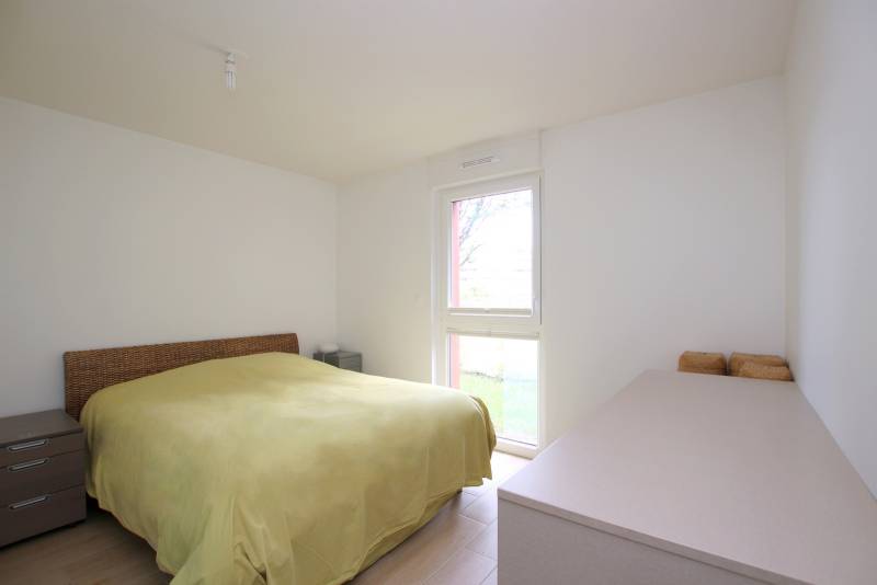 STRASBOURG - QUARTIER DES QUINZE – APPARTEMENT RDJ 5 PIECES –  DPE B - TERRASSE 36 M² - DOUBLE GARAGE