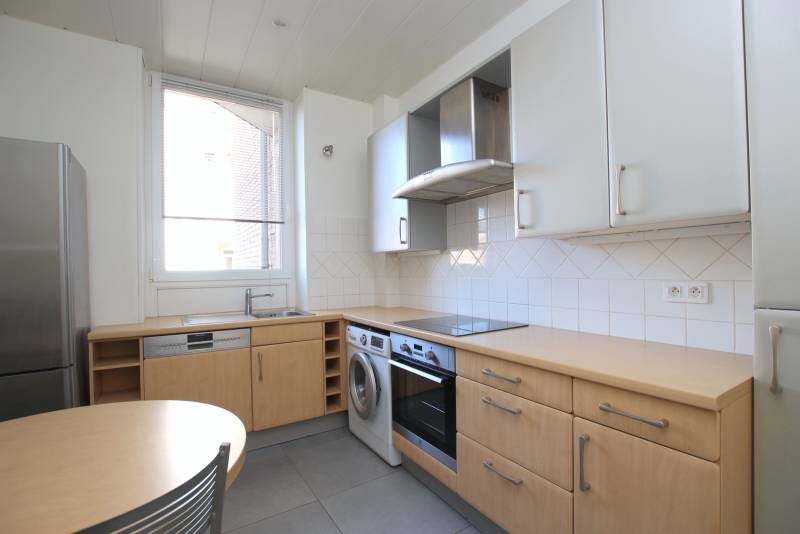 LOUE - STRASBOURG – ORANGERIE – APPARTEMENT BOURGEOIS 5 PIECES – ENTIEREMENT RENOVE – ASCENSEUR - CAVE